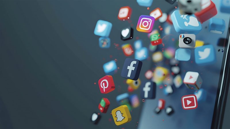 وسائل التواصل الاجتماعي: كيف تحمي صحتك النفسية في العالم الرقمي