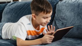 تأثير التكنولوجيا على الأطفال: حلول عملية للحد من الاستخدام المفرط