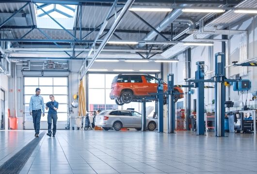 تجنب الأعطال: أهمية صيانة السيارات المستعملة في الإمارات