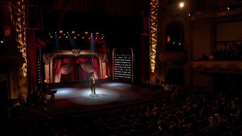 تتويج 'الهاربات' في أيام قرطاج المسرحية: دلالات وأبعاد