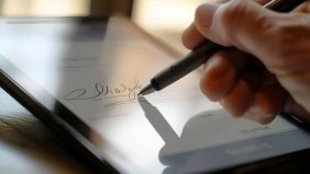 تبسيط المعاملات: استخدامات التوقيع الإلكتروني في الإمارات