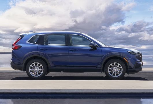 أفضل 10 سيارات الدفع الرباعي في الإمارات لعام 2024