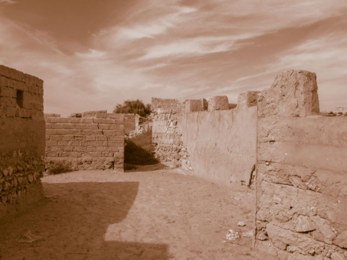 كل ما تريد معرفته عن الجزيرة الحمراء في رأس الخيمة