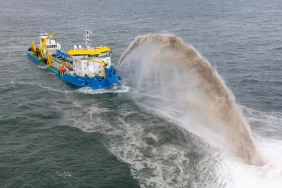 تحليل تفصيلي للأداء المالي لـ إن إم دي سي إنرجي وأثره على النمو المستدام