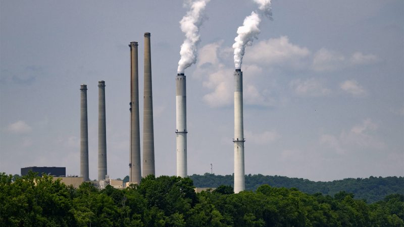 خطر محدق: ارتفاع انبعاثات الوقود الأحفوري يقوض جهود اتفاق باريس