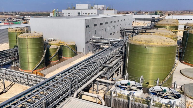 صناعة البطاريات: الليثيوم ومستقبل الطاقة النظيفة عربياً