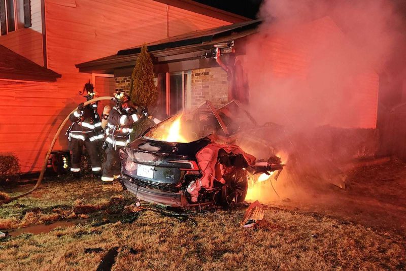 السلامة أولاً: هل تنجح تيسلا في تطوير سيارات تيسلا ذاتية القيادة آمنة؟