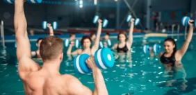 تمارين الماء: استمتع بالرياضة وحافظ على صحتك النفسية