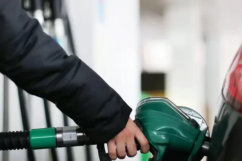 أسعار الوقود في الإمارات: دليل شامل للمستهلك لشهر ديسمبر 2025