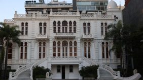 أسرار نجمات الفن: معرض أيقونات الفن العربي يكشف كنوز الماضي في بيروت