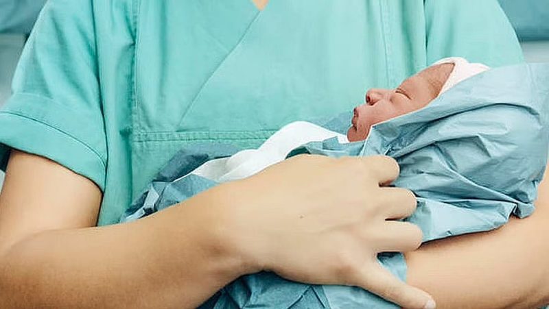 تمكين المرأة: رائدات القبالة الإماراتيات يقُدن التغيير في الرعاية الصحية