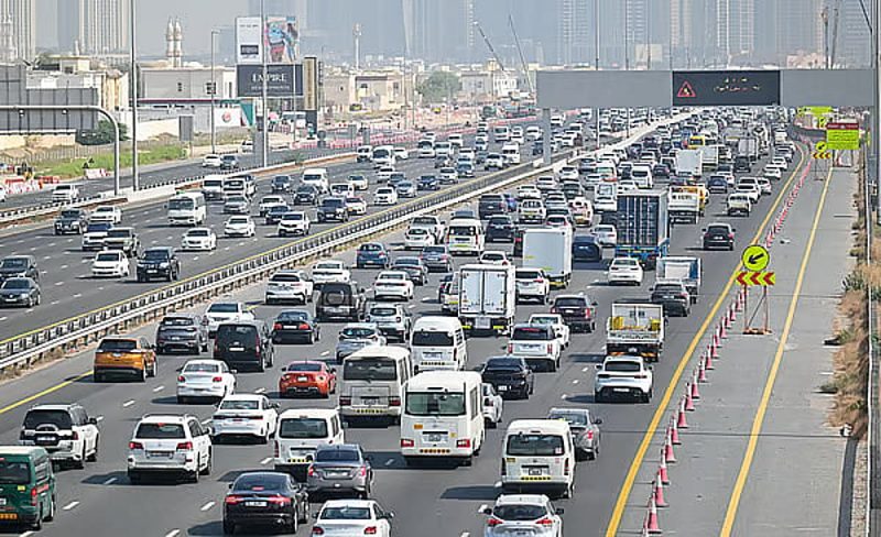 الازدحام المروري في الإمارات: هل يمكن للتكنولوجيا أن تحل المشكلة؟