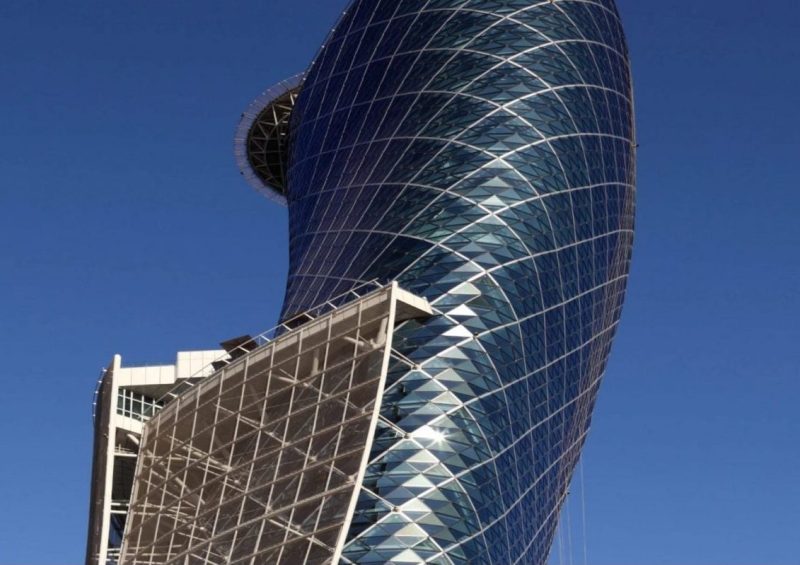 الاستثمارات الإماراتية في قطاع الطاقة المصري: الفرص والتحديات