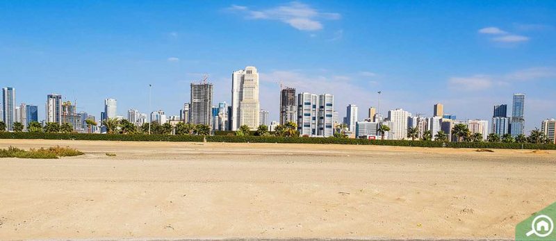 السكن في الممزر دبي: استمتع بالهدوء والقرب من الشاطئ