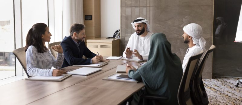 المهن المطلوبة في دبي: كل ما تحتاج معرفته للانتقال والعمل