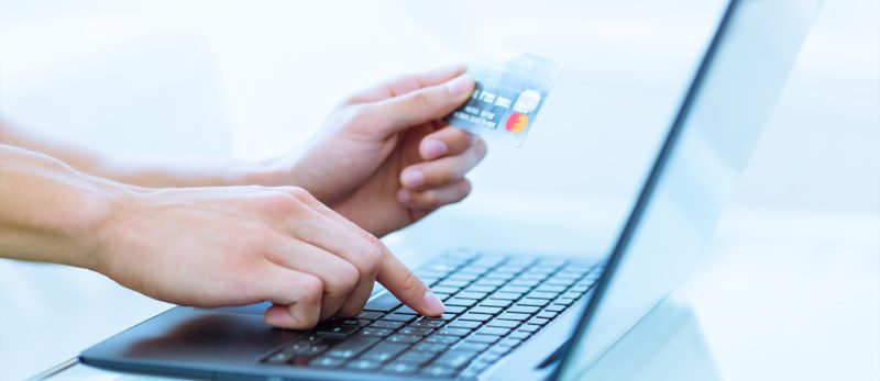 فتح حساب بنكي في الإمارات بدون حد أدنى: كيف وأين؟