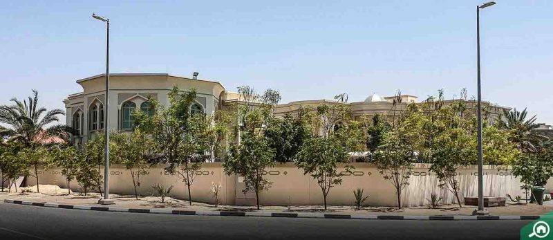 الخوانيج دبي: تقييم شامل للسكن والمميزات