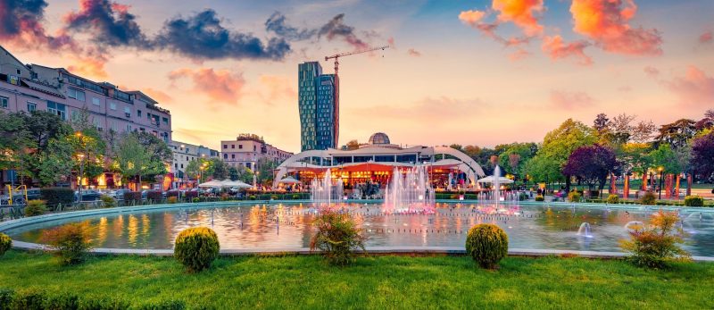 السفر إلى ألبانيا من الإمارات: التخطيط و التنفيذ