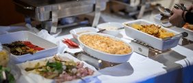 دليلك لأفضل بوفيه في رأس الخيمة: تجارب طعام متنوعة