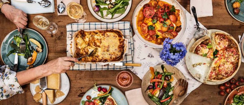 دليل شامل لـ مطاعم الشارقة البحيرة: من الوجبات السريعة إلى الفاخرة