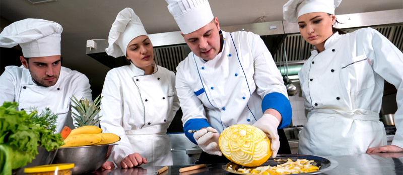 أبوظبي: دليل شامل لأفضل معاهد تعليم الطبخ
