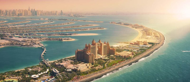 جولة في شارع جميرا: استكشف أشهر المعالم السياحية والمولات الفاخرة