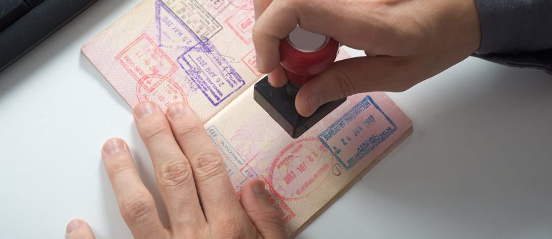 تحويل تأشيرة سياحية إلى إقامة: نصائح هامة للإمارات