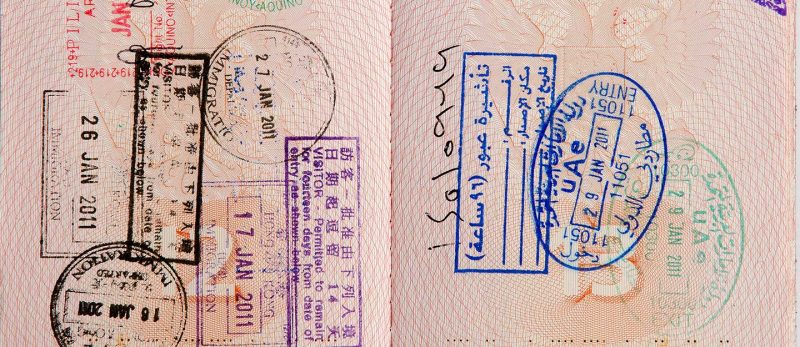 توضيحات حول غرامة تأخير تجديد الإقامة في الإمارات: الأسئلة الشائعة