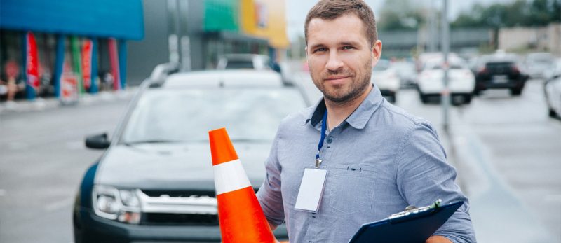 مدارس تعليم القيادة في رأس الخيمة: ابدأ رحلتك نحو الرخصة