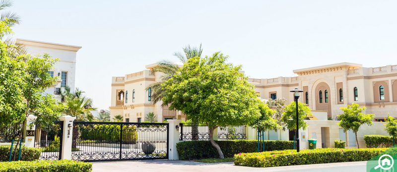 السكن في تلال الإمارات: نظرة مفصلة على الفلل والمرافق الترفيهية