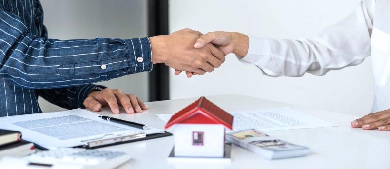 التزامات مالك العقار في الإمارات: مسؤوليات أساسية لضمان علاقة إيجارية ناجحة