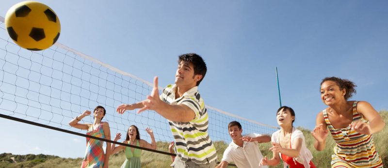 كنوز الإمارات: اكتشف أروع أنشطة الشاطئ في الإمارات