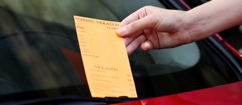 تخفيض مخالفات الشارقة: مبادرة مستمرة لدعم السائقين