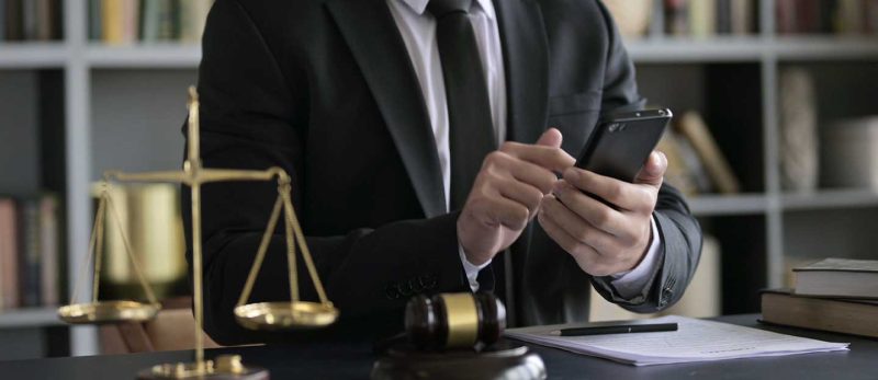 تطبيق الطلبات الذكية: مستقبل الخدمات القضائية في دبي