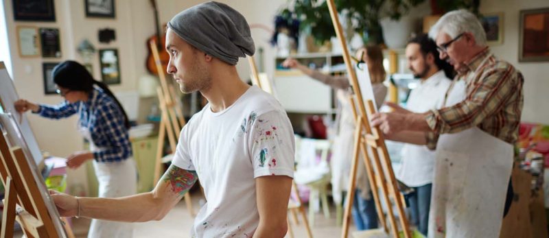 اكتشف أفضل معاهد تعليم الرسم في دبي