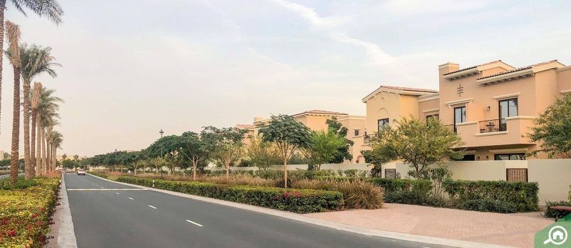 السكن في جرين كوميونيتي: كيف تستفيد من موقعها الاستراتيجي؟