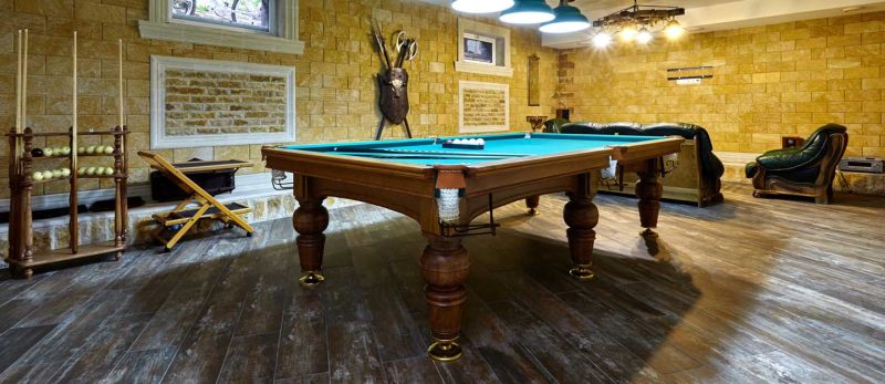 تحويل القبو: أفكار لتحويله إلى مساحة عائلية مريحة