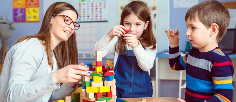 حضانات القوز: اختيارك الأمثل لرعاية طفلك