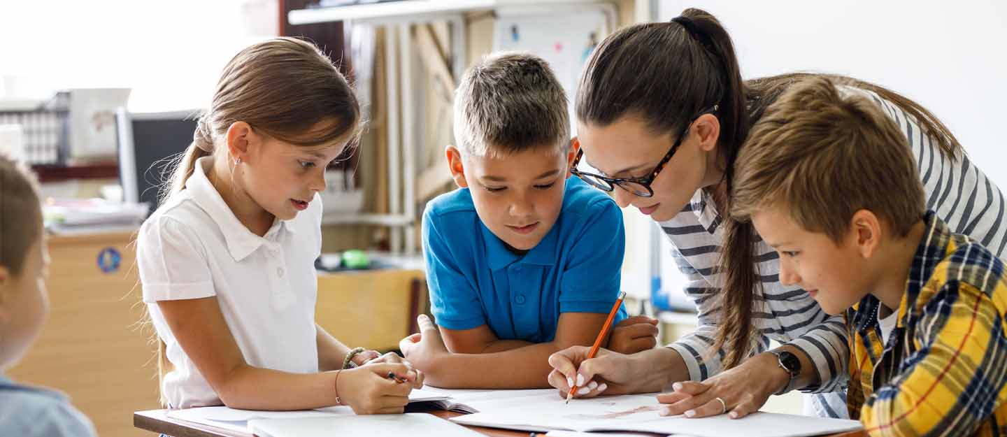 استثمر في تعليم طفلك: نظرة على مدارس بني ياس المتميزة