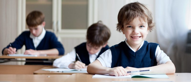 كل جديد حول ملابس المدارس الحكومية في الإمارات 2025-2026