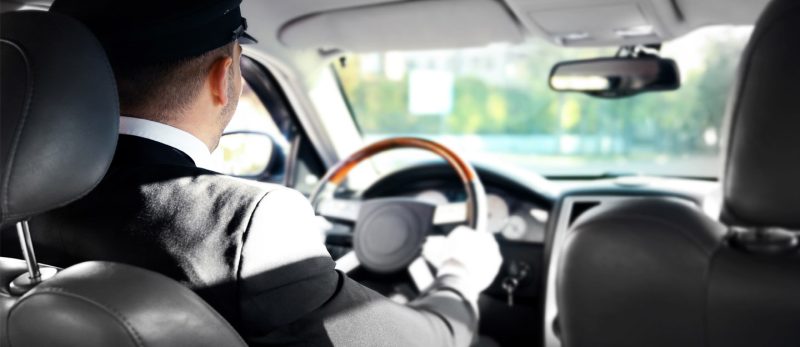 تأجير سيارات مع سائق في دبي: كل ما تحتاج معرفته