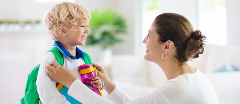 دليل تهيئة الطفل للمدرسة: من النوم إلى الأدوات