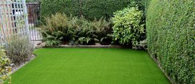 العشب الصناعي: استثمار طويل الأمد لحديقة منزل رائعة