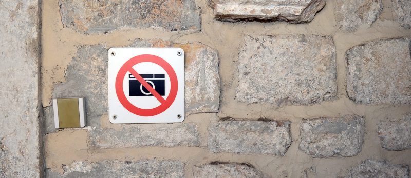 الفرق بين المسموح والممنوع في قانون التصوير في الإمارات