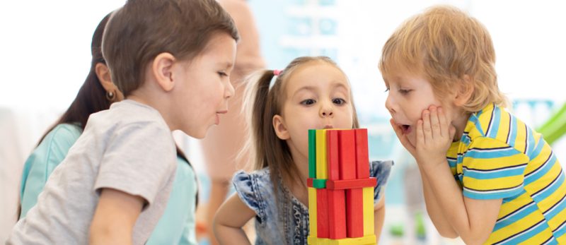 دليل الآباء: أفضل مدارس الفجيرة لتنمية مهارات طفلك