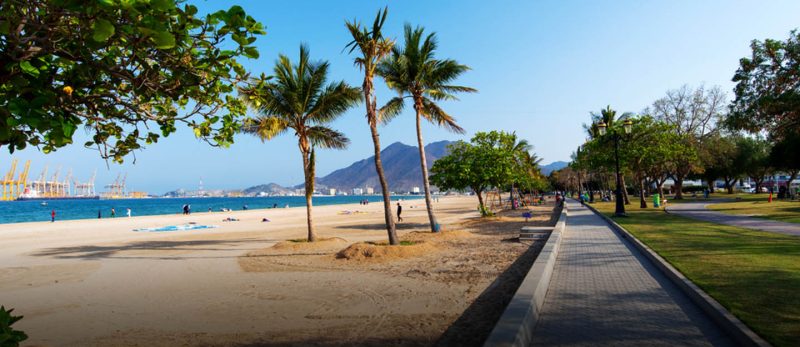 نصائح لاتخاذ قرار السكن في خورفكان: دليل للمستأجرين والمشترين