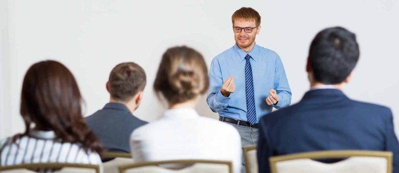 خدمة العملاء في سوق العقارات: بين التحديات والفرص