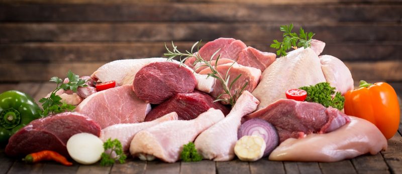 نصائح لاختيار محلات اللحوم في عجمان: الجودة أولاً