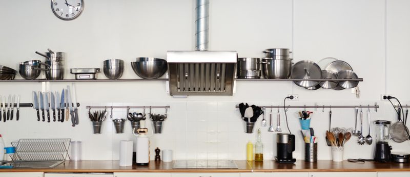 الأواني المنزلية: أفكار مبتكرة لاستخدام الأواني القديمة في ديكور المطبخ