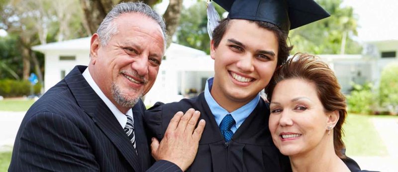 استقرار الطلاب: تسهيل استقدام العائلات في الإمارات